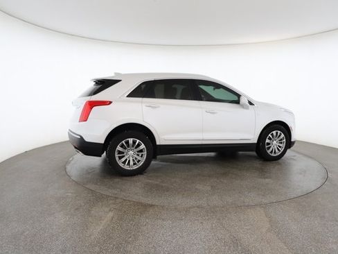 Used 2017 Cadillac XT5 Luxury w/ Driver Awareness Package image 20