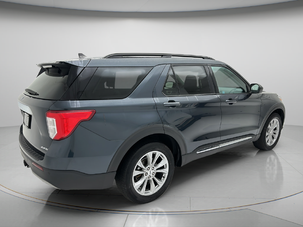 Used 2023 Ford Explorer XLT w/ Equipment Group 202A AWD/4WD image 5