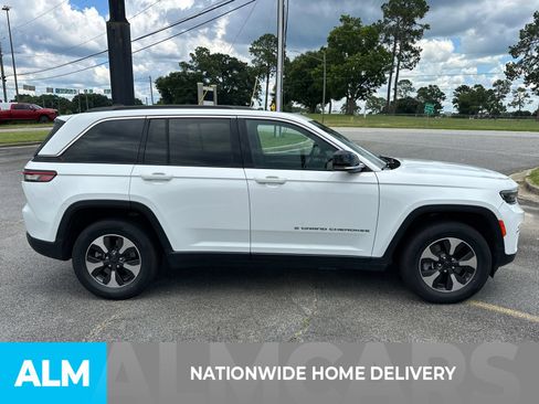 Used 2024 Jeep Grand Cherokee Limited 4xe AWD/4WD image 4