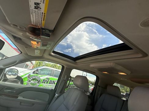 Used 2013 GMC Yukon XL SLT w/ SLT-2 Equipment Package AWD/4WD image 10