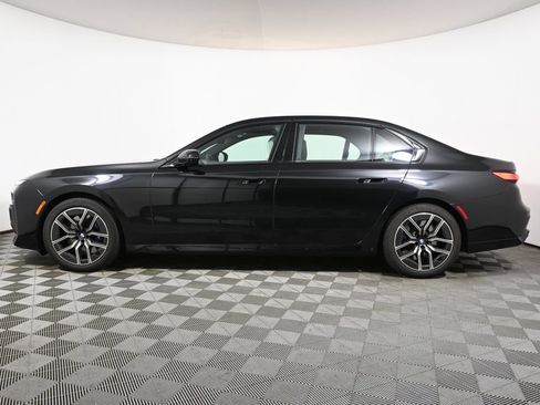 Used 2023 BMW 760i xDrive w/ Executive Package AWD/4WD image 2