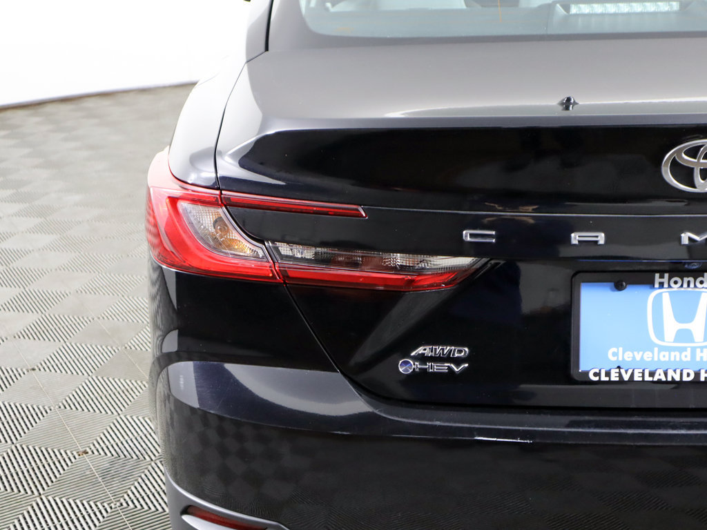 Used 2025 Toyota Camry LE AWD/4WD image 13