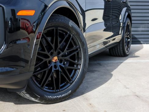 New 2026 Porsche Cayenne Coupe image 12