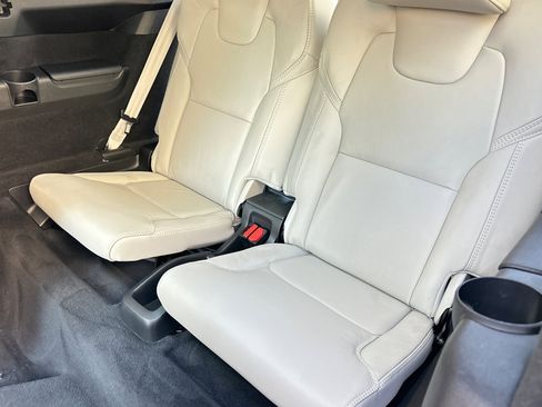 Used 2023 Volvo XC90 B6 Ultimate w/ Lounge Package image 16