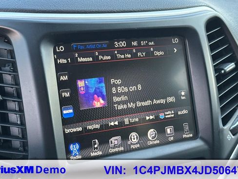 Used 2018 Jeep Cherokee Trailhawk w/ Comfort/Convenience Group image 28