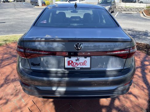 New 2026 Volkswagen Jetta SE FWD image 5