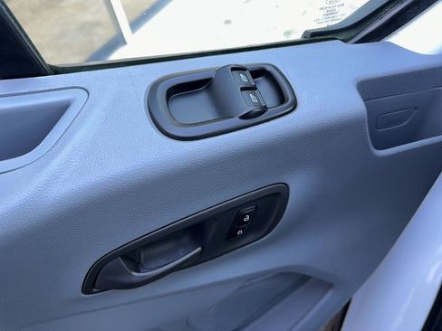 Used 2018 Ford Transit 250 148 Medium Roof RWD image 13