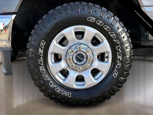Used 2023 Ford F250 XLT image 8