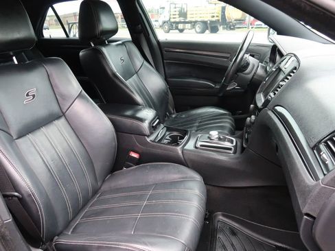 Used 2015 Chrysler 300 S RWD image 9
