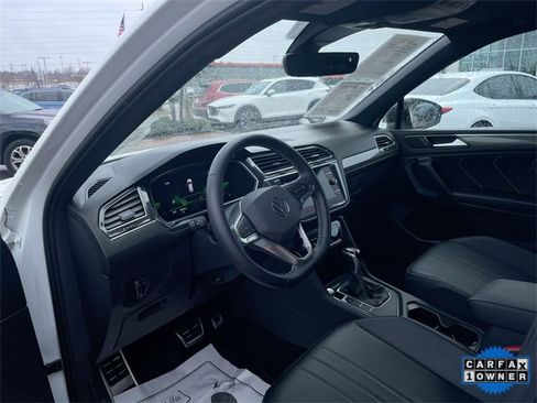 Used 2023 Volkswagen Tiguan SE R-Line image 13
