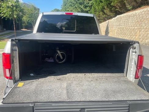 Used 2019 Ford F150 Platinum w/ Equipment Group 701A Luxury AWD/4WD image 11