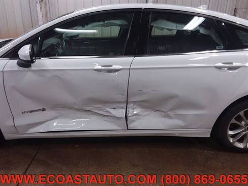 Used 2019 Ford Fusion SE image 15