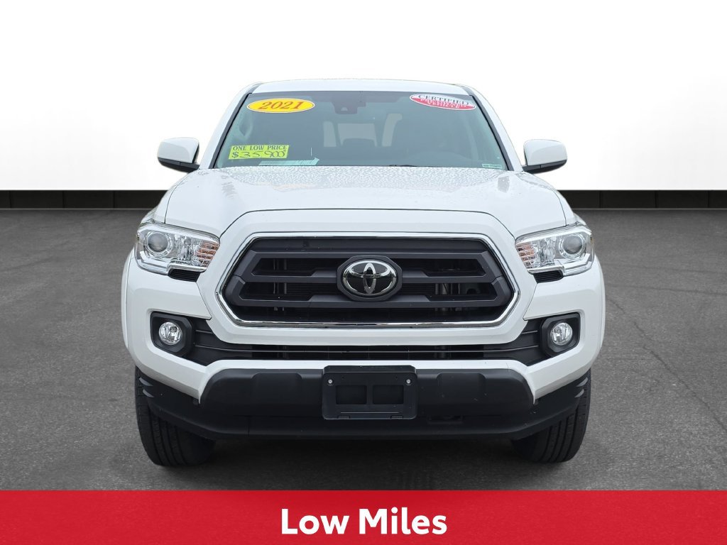 Certified 2021 Toyota Tacoma SR5 AWD/4WD image 3