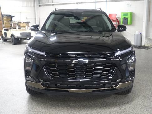 Used 2025 Chevrolet Trax ACTIV w/ Driver Confidence Package FWD image 2