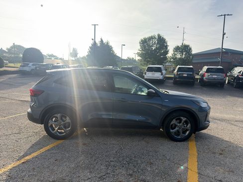 Used 2025 Ford Escape ST-Line w/ Tech Pack #1 FWD image 4