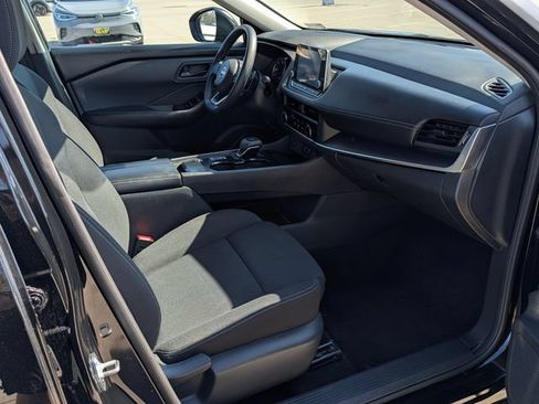 Used 2024 Nissan Rogue S FWD image 9