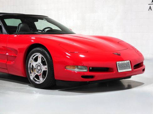 Used 1997 Chevrolet Corvette Coupe w/ Memory Pkg RWD image 45