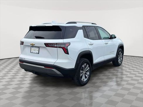 Used 2025 Chevrolet Equinox LT w/ Convenience Package II image 5