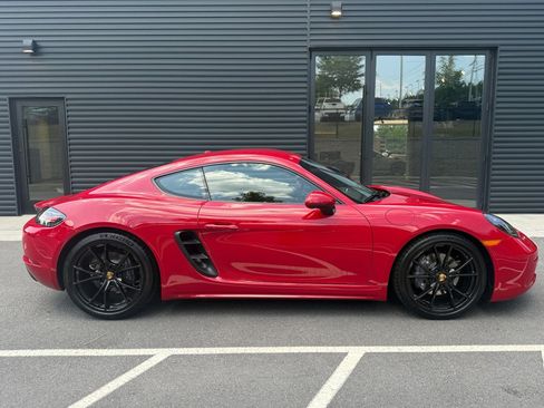 Certified 2025 Porsche 718 Cayman RWD image 8