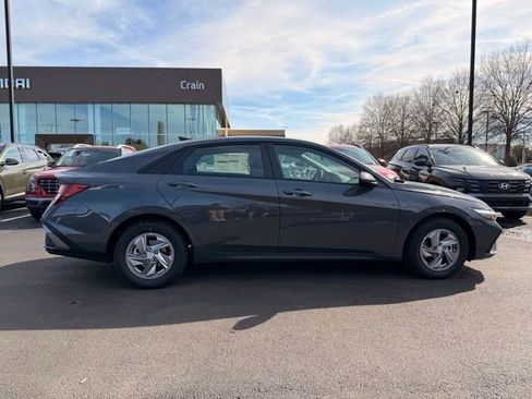 New 2026 Hyundai Elantra SE image 8