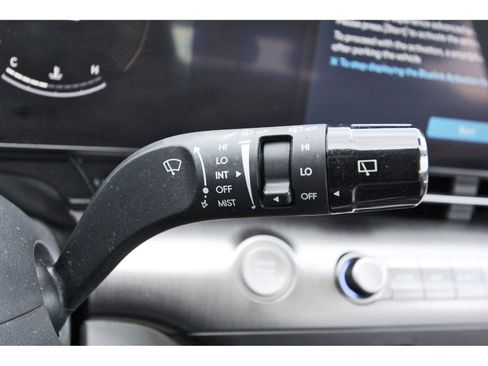 Used 2024 Hyundai Kona SE image 17