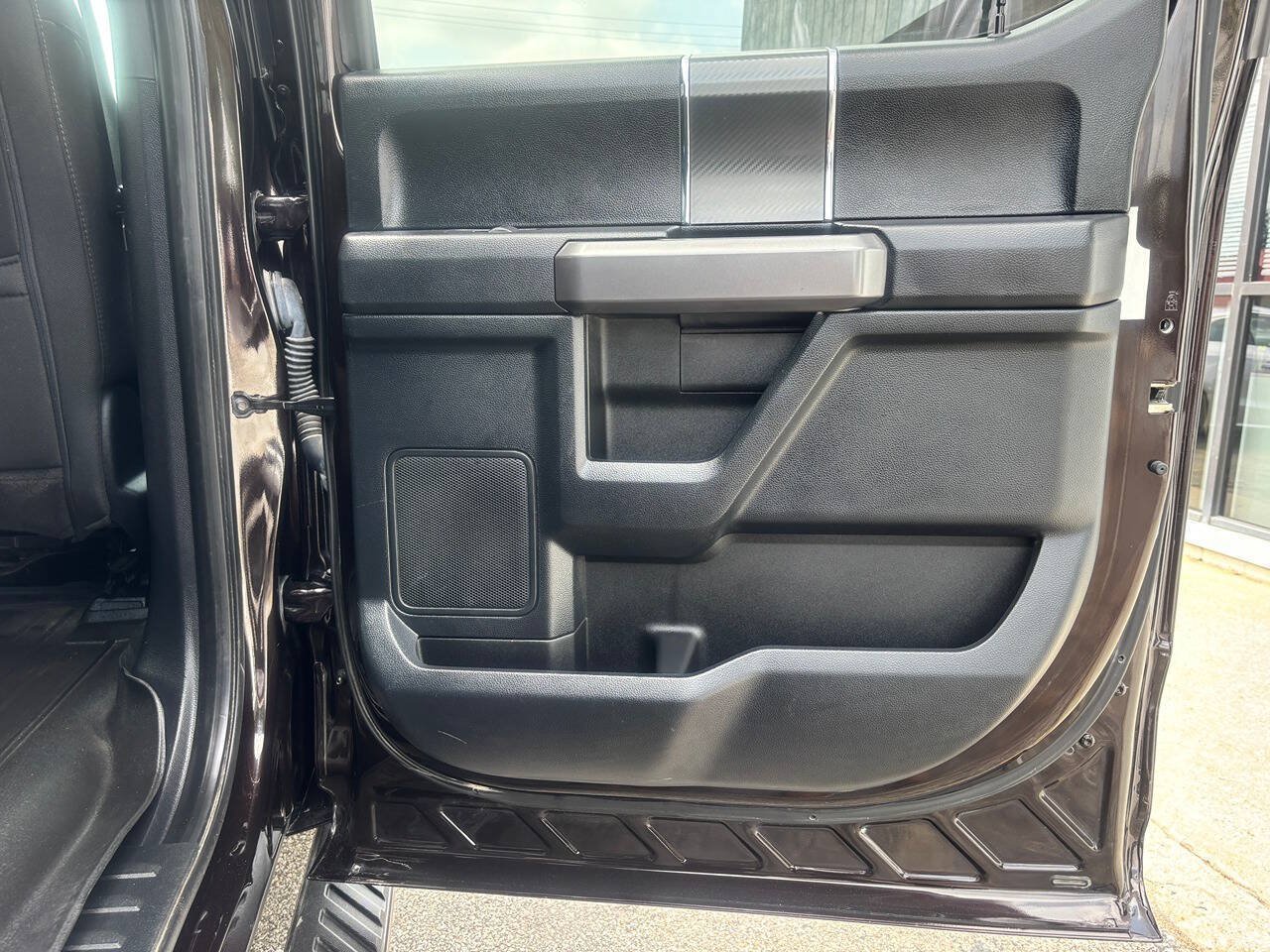 Used 2018 Ford F150 XLT w/ Equipment Group 302A Luxury AWD/4WD image 21