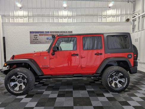 Used 2013 Jeep Wrangler Unlimited Sport image 1