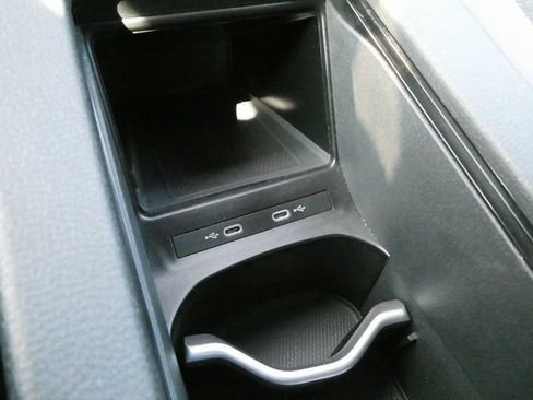 Used 2022 Volkswagen ID.4 Pro image 12