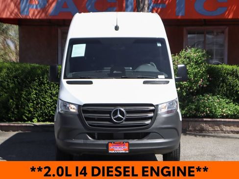 Used 2025 Mercedes-Benz Sprinter 2500 image 3