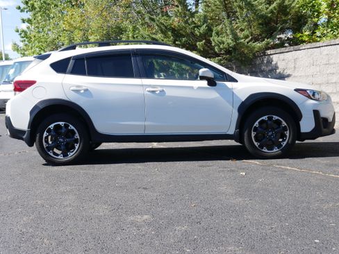 Used 2023 Subaru Crosstrek 2.0i Premium image 8