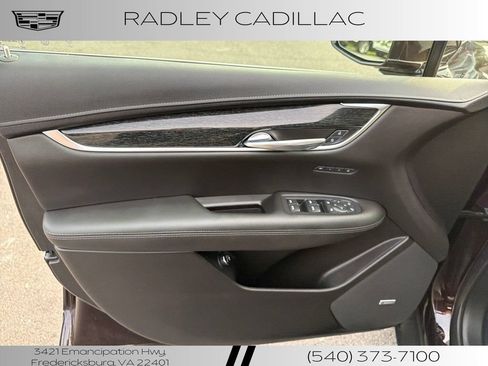Used 2020 Cadillac XT5 Premium Luxury w/ LPO, Floor Liner Package AWD/4WD image 4