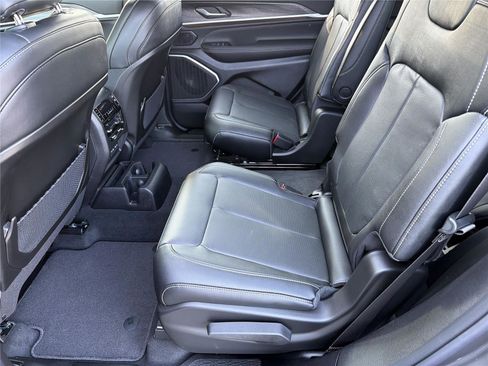 New 2026 Jeep Grand Cherokee L Limited image 18