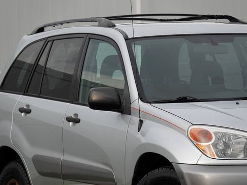 Used 2005 Toyota RAV4 4WD image 21