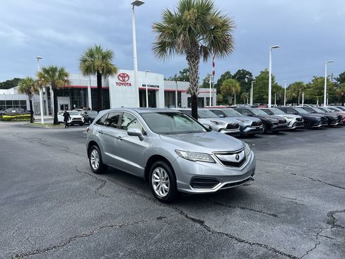 Used 2017 Acura RDX AWD image 2