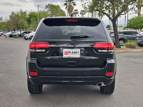 Used 2022 Jeep Grand Cherokee Laredo X AWD/4WD image 7