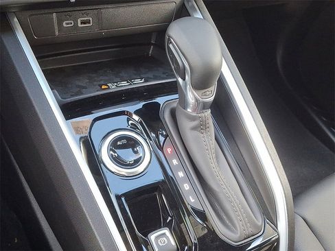 New 2025 Chevrolet Colorado LT w/ LT Convenience Package image 7