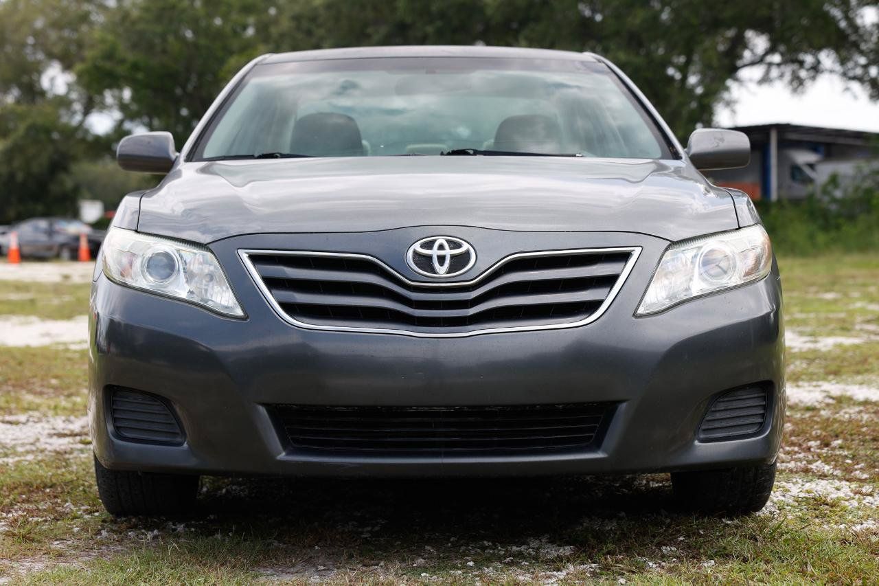 Used 2011 Toyota Camry LE FWD image 17