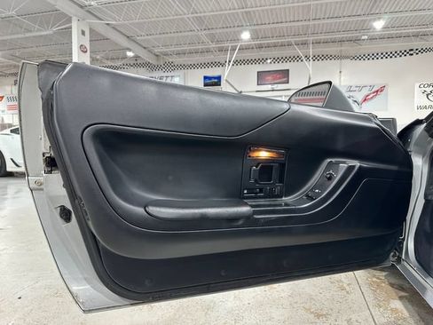Used 1996 Chevrolet Corvette Coupe RWD image 12