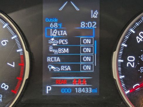 Used 2021 Toyota RAV4 XLE image 16