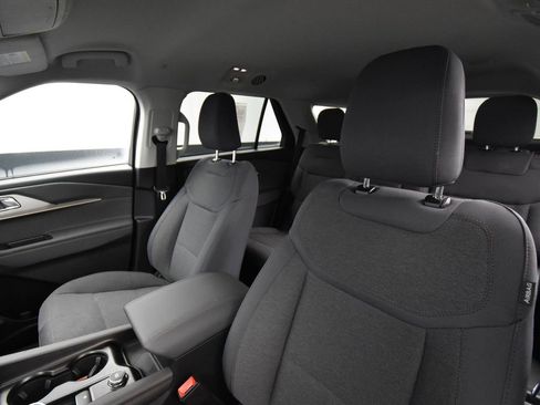 Used 2025 Ford Explorer Active image 15