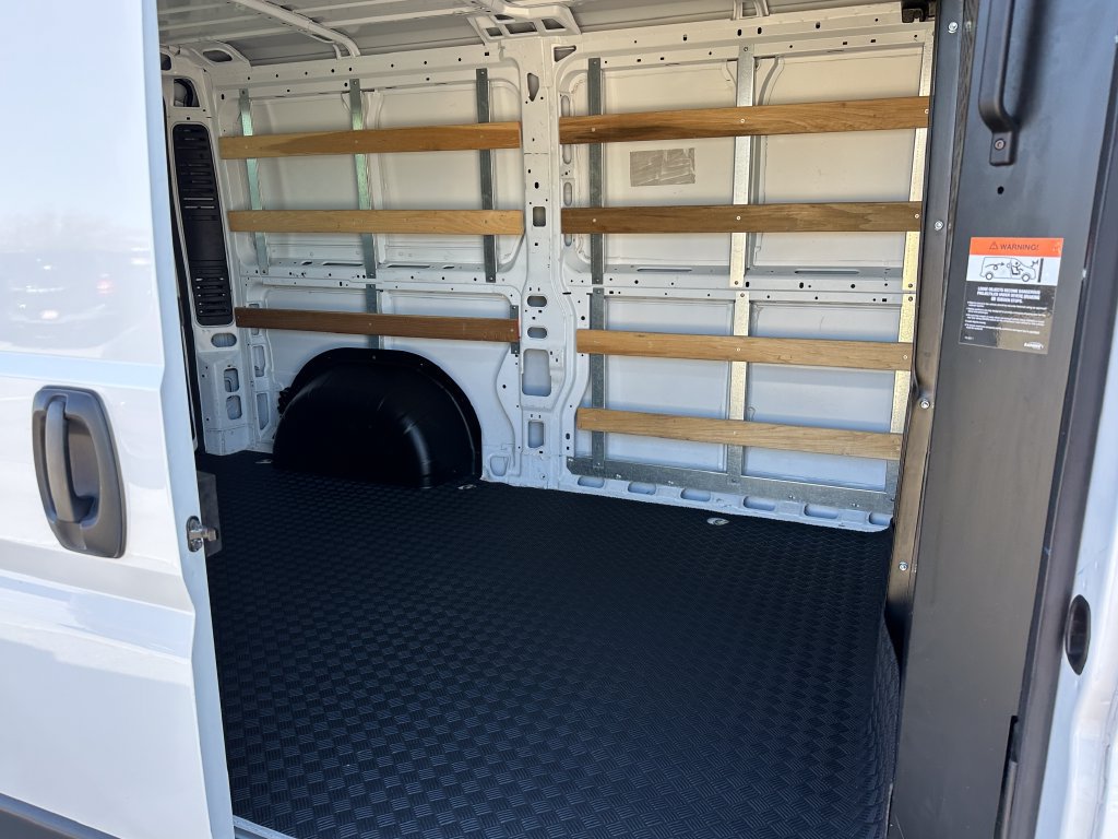 Used 2025 RAM ProMaster 2500 w/ U-Haul Equipment Group FWD image 19