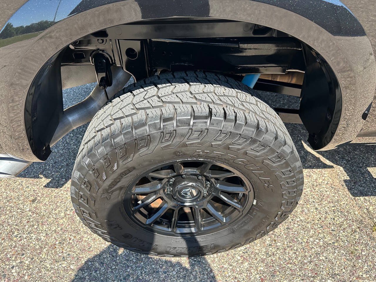 Used 2018 RAM 2500 Laramie w/ Sport Appearance Group AWD/4WD image 11