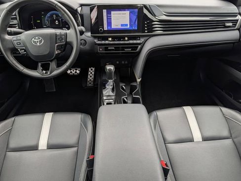Used 2025 Toyota Camry SE FWD image 11