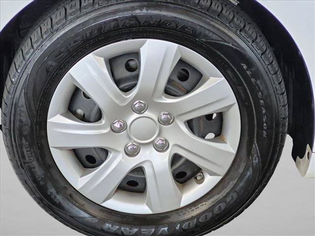 Used 2011 Toyota Camry LE FWD image 23