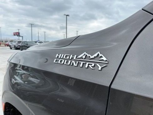 Used 2021 Chevrolet Suburban High Country w/ Premium Package image 3