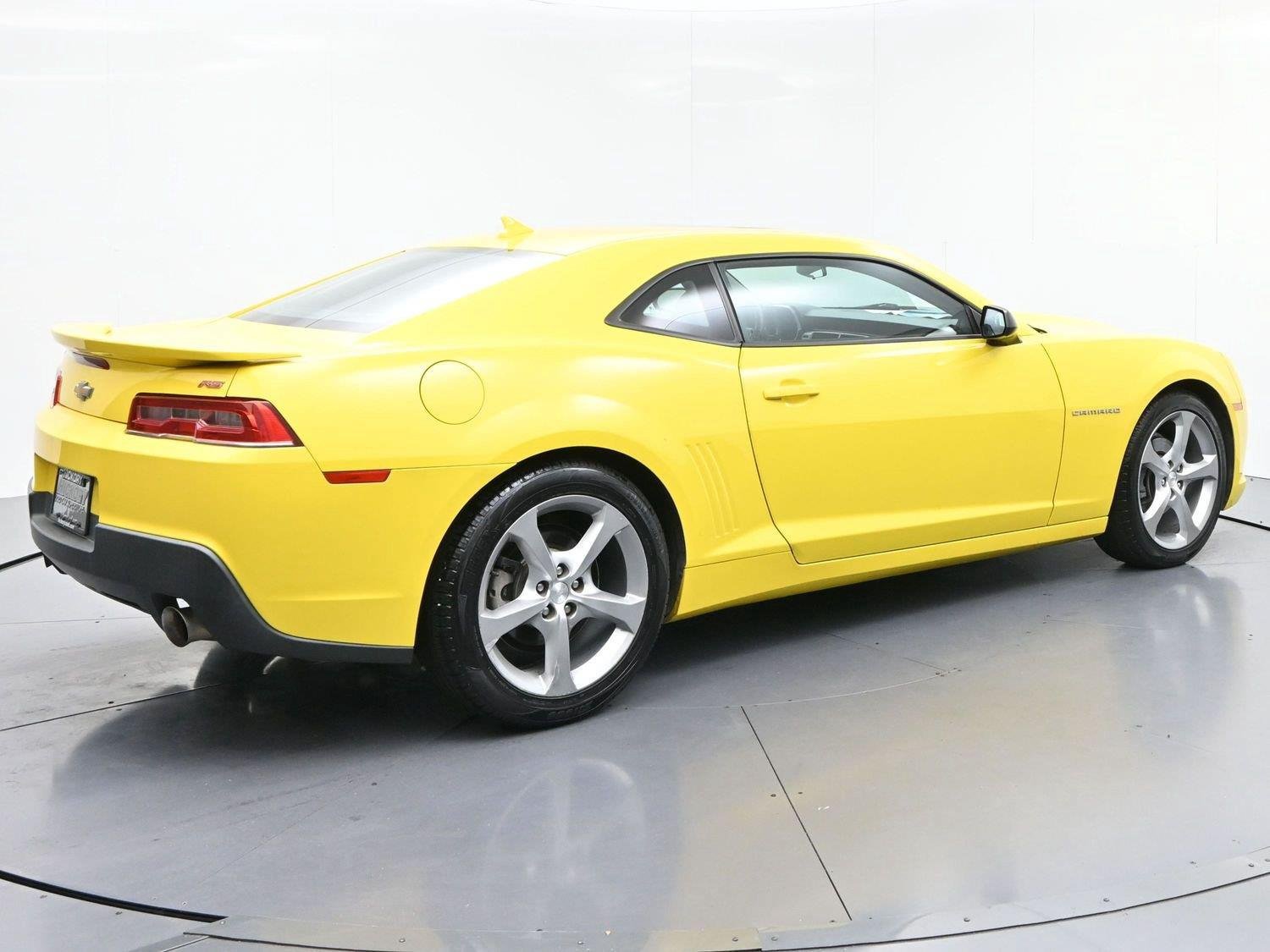 Used 2015 Chevrolet Camaro LT w/ RS Package RWD image 7