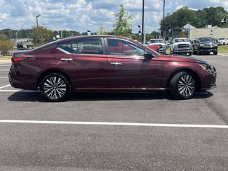 Used 2025 Nissan Altima 2.5 SV FWD video 2