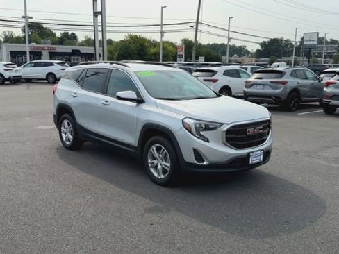 Certified 2021 GMC Terrain SLE w/ Driver Convenience Package AWD/4WD image 2