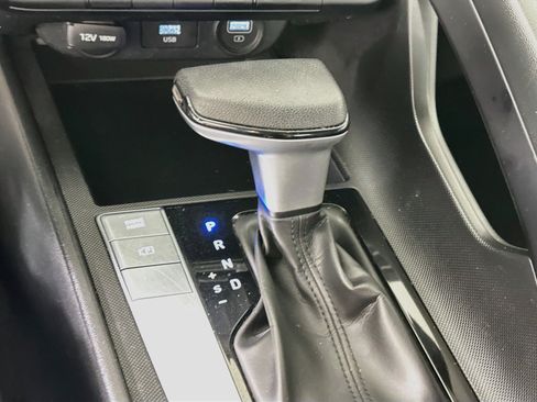Used 2021 Hyundai Elantra SE FWD image 24