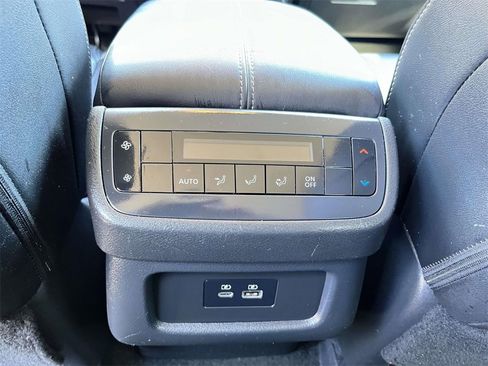 Used 2023 Nissan Pathfinder SL image 31